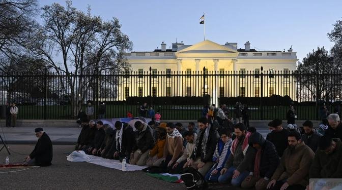 White House to host scaled-back iftar dinner amid tensions with Arab and Muslim Americans