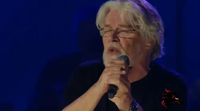 Turn The Page/Hollywood Nights (Live In Tennessee) | Bob Seger and Jason Aldean