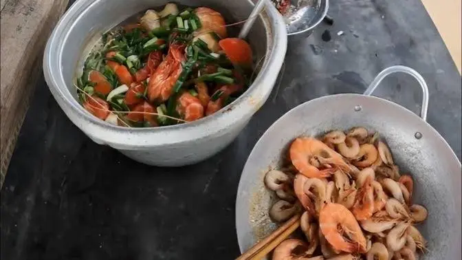 Canh Chua Tôm Rang Muối Ớt Bữa Cơm Trưa Đạm Bạc Trên Ghe Sau Một Buổi Làm Việc Vất Vả|| TCNTV #300