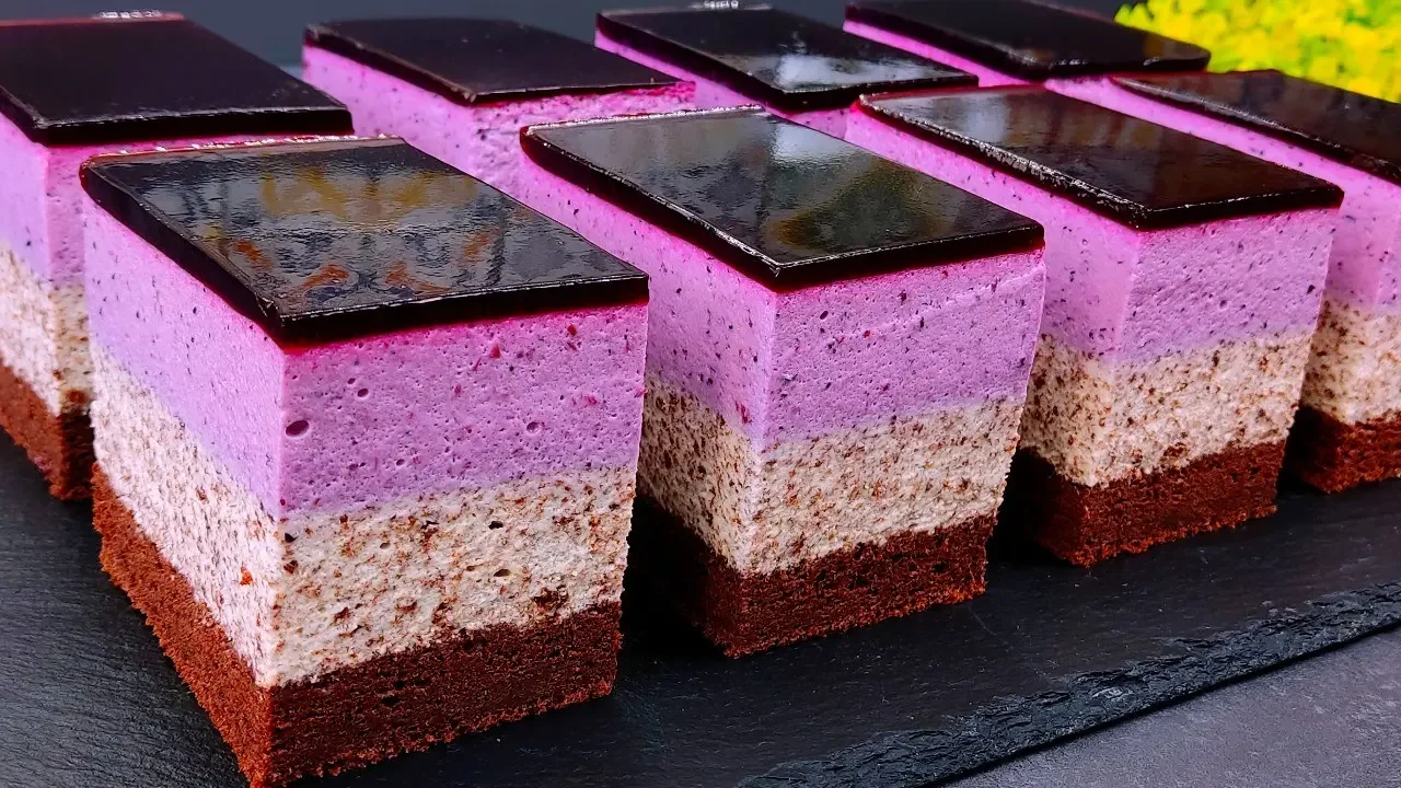 🎄🎂 So backen Sie den leckersten Weihnachtskuchen für die ganze Familie 🔝 Top 3 der besten Rezepte.