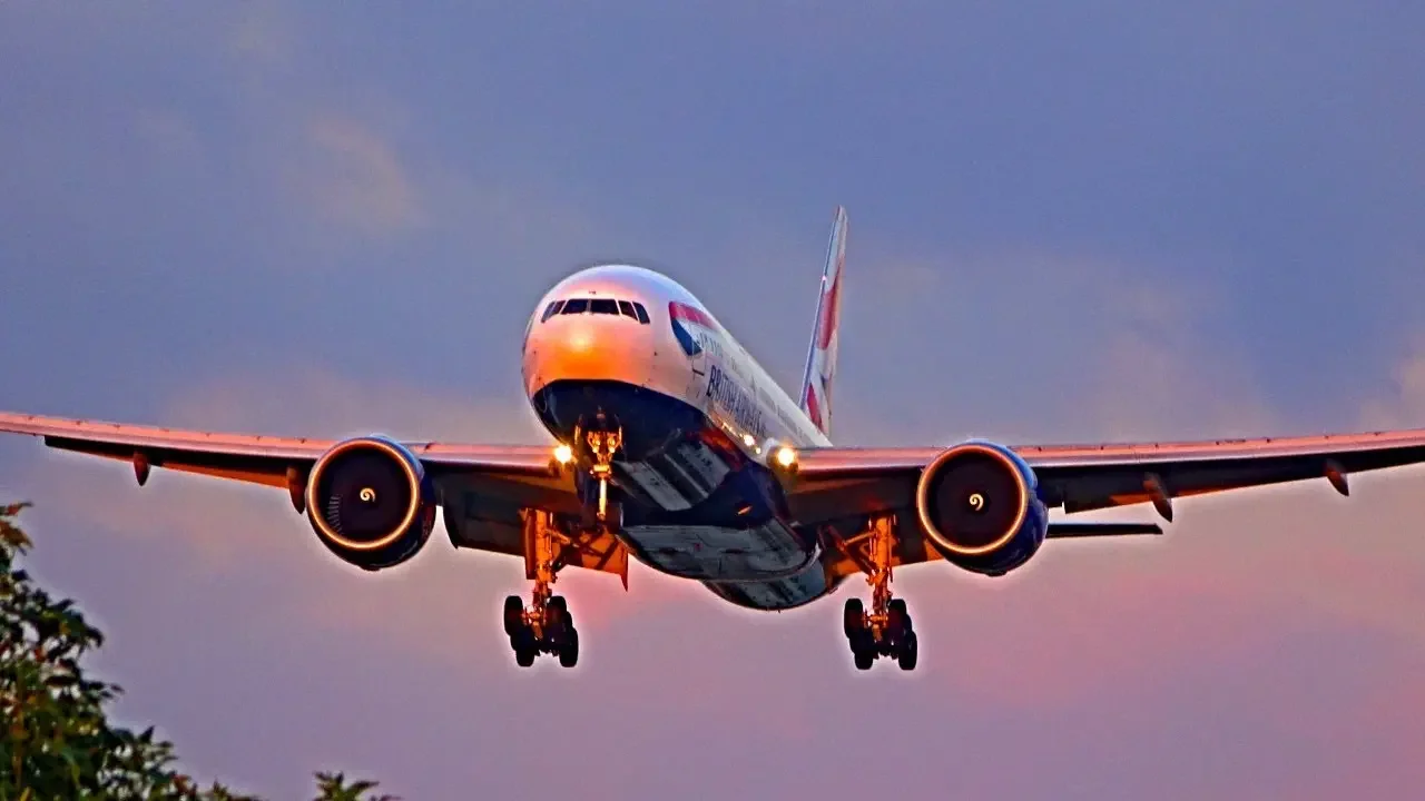 Sunset Arrivals at London Heathrow Airport, LHR - RWY27L Myrtle Avn | 13/09/23