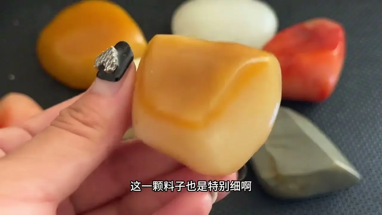 金丝玉原石籽料小精品，散落在戈壁滩上的宝贝们