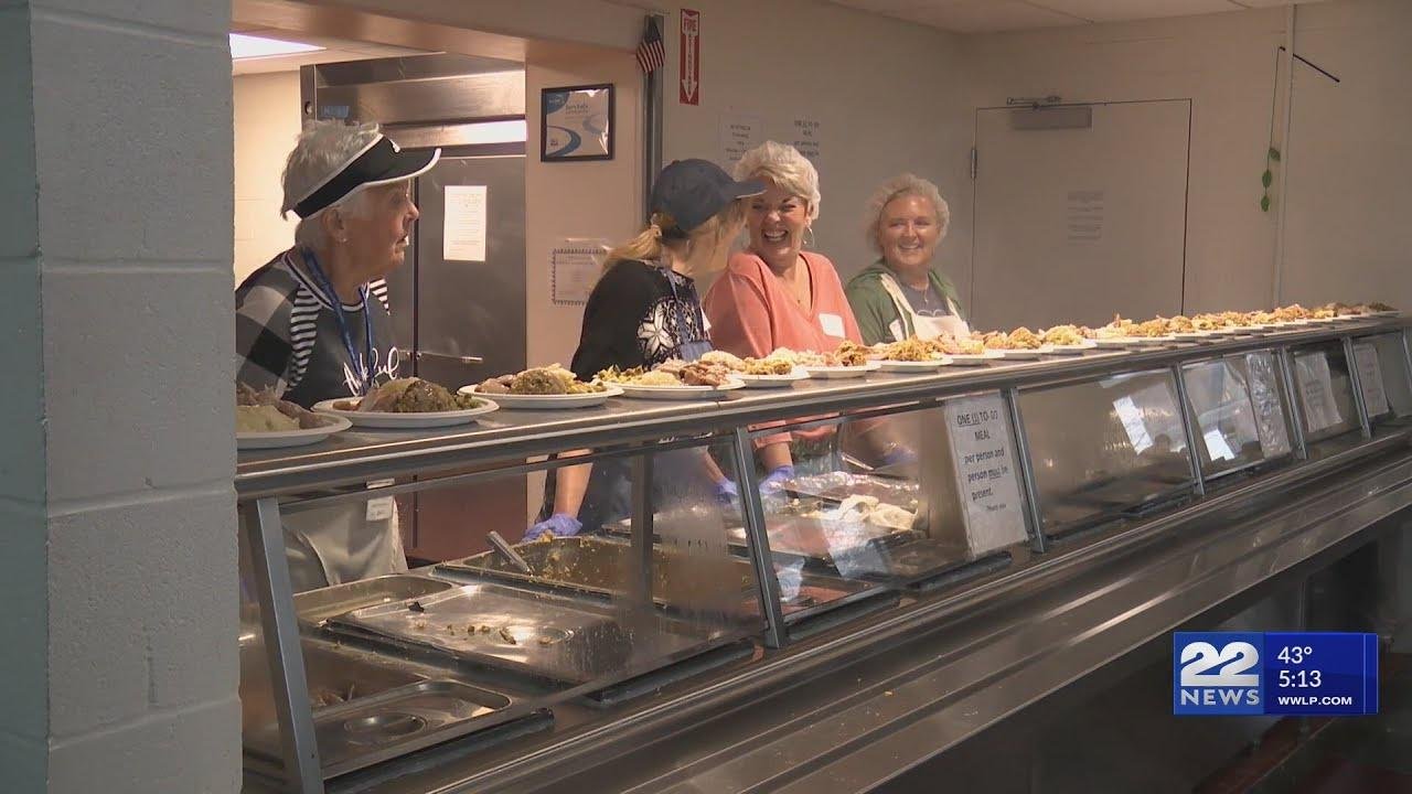 Springfield Rescue Mission serves Thanksgiving meals to community