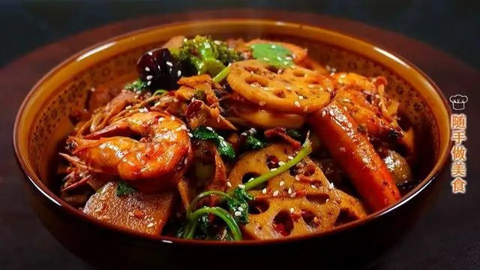 大廚教你麻辣香鍋的家常做法，麻辣開胃又下飯，上桌瞬間被秒光【隨手做美食】