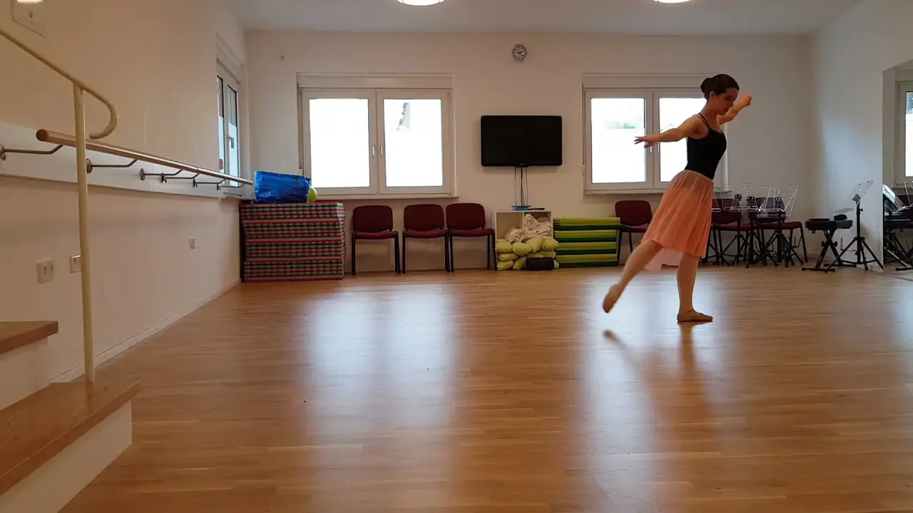 Kurze moderne Impro | Ballett mit Kira