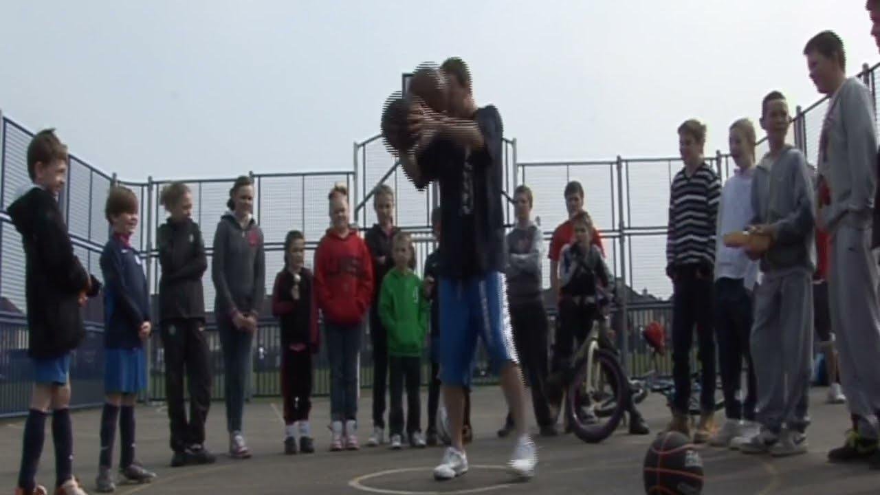 Conman Basketball On A Community Tour