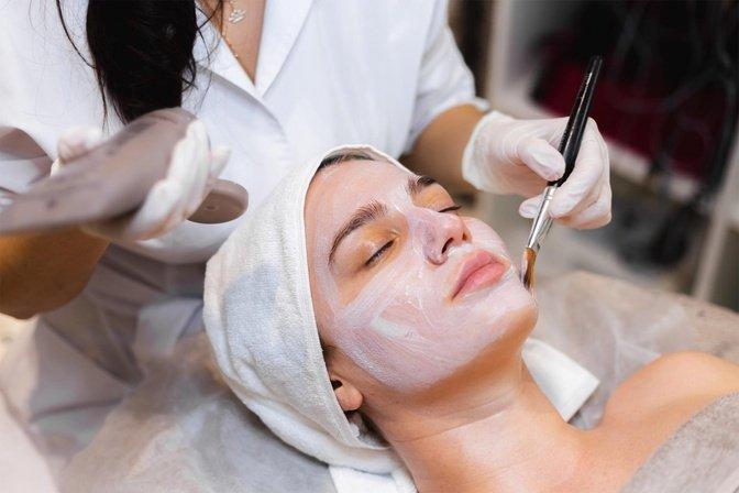 Celebrity Endorsements: Why HydraFacial Is Trending in Islamaba