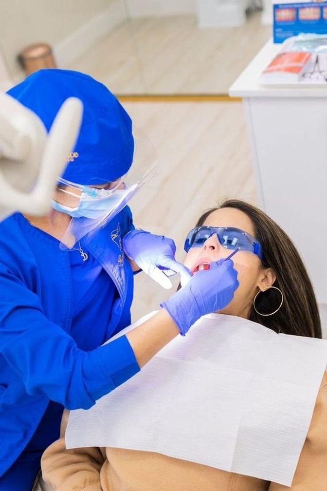 Can Tooth Fillings Cause Gum Issues in Dubai?