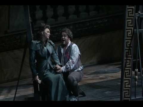 Licitra and Guleghina sing "O dolci mani" from Tosca