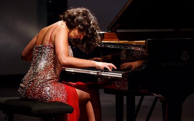 Liszt 2'nd Piano Concerto | Khatia Buniatishvili & Charles Dutoit ...