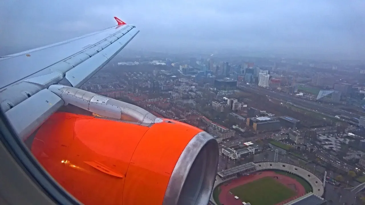 EasyJet Airbus A319-111 - London Luton to Amsterdam