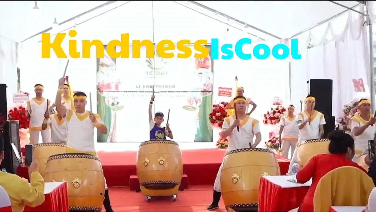#KindnessIsCool Charity performance to spread traditional culture