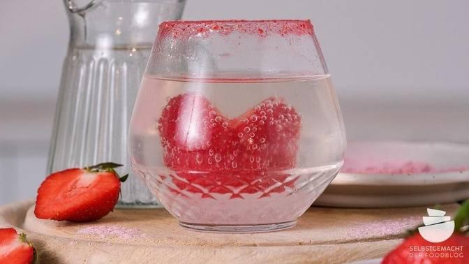 Erdbeer-Zitronen Gin Tonic (Sommer Snow Globe Cocktail) | Articles ...