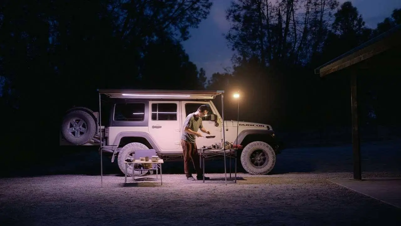 Jeepでカリフォルニアのある山で車中泊