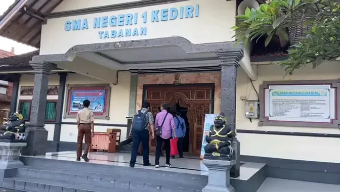 SOSIALISASI  GJW DI SMA N 1 KEDIRI