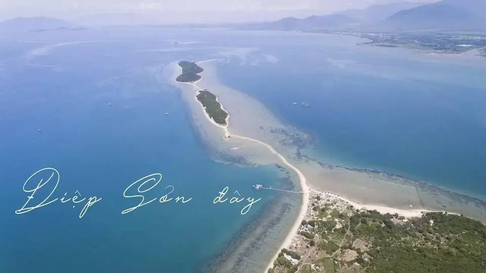Con Đường Đi Bộ Trên Mặt Biển Đảo Điệp Sơn Nha Trang Khánh Hòa