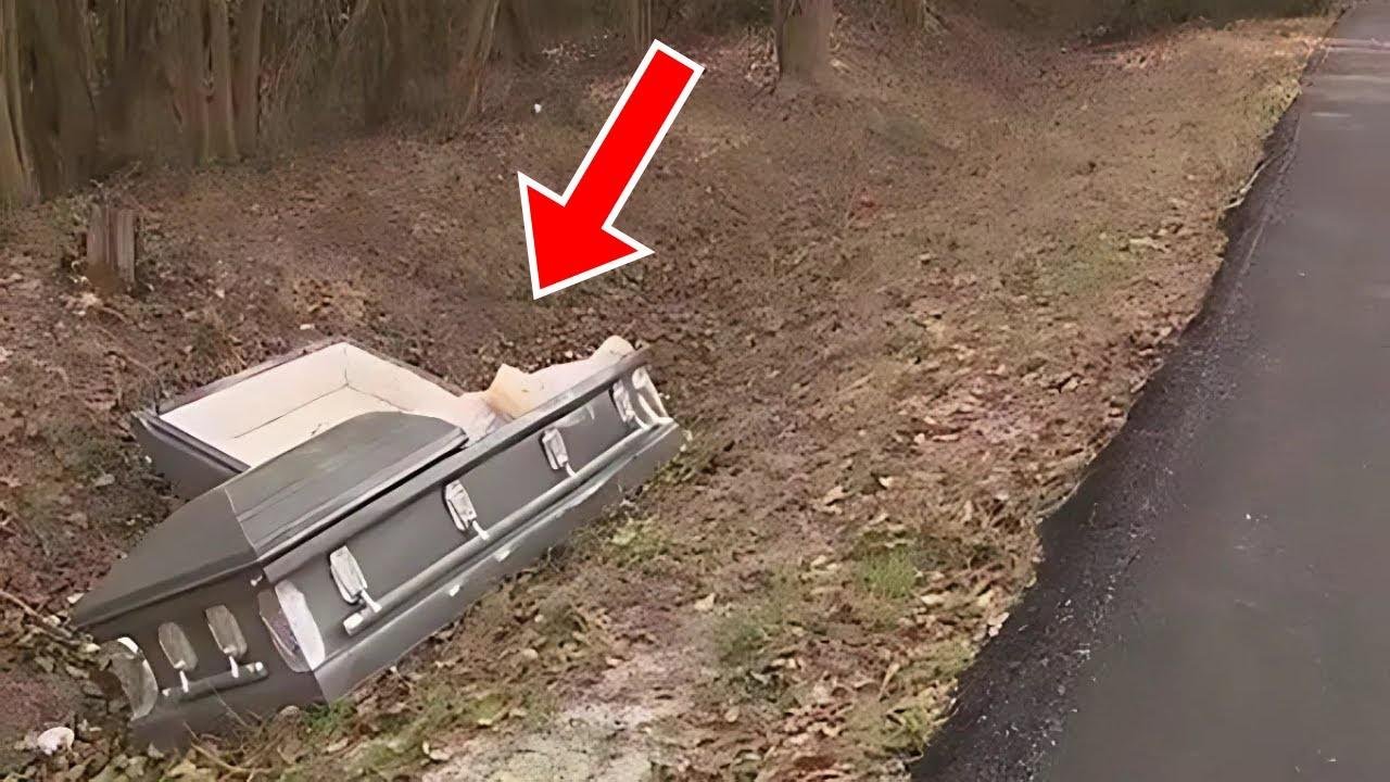 Police Discover an Abandoned Coffin on The Roadside. When Police Open It, They Call or Backup