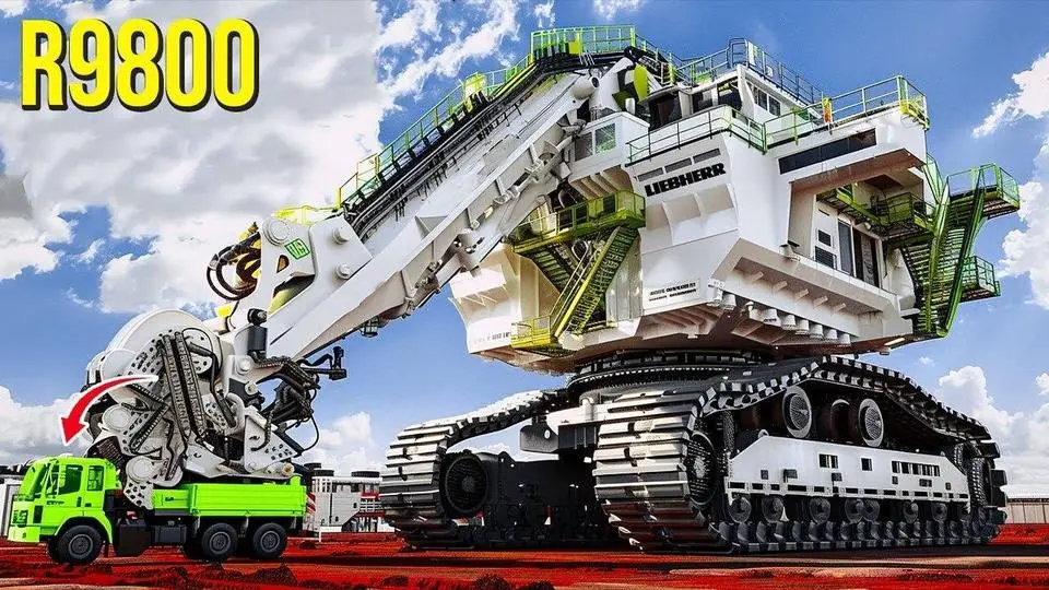 Close Up with the Liebherr R 9800: A Giant Unveiled