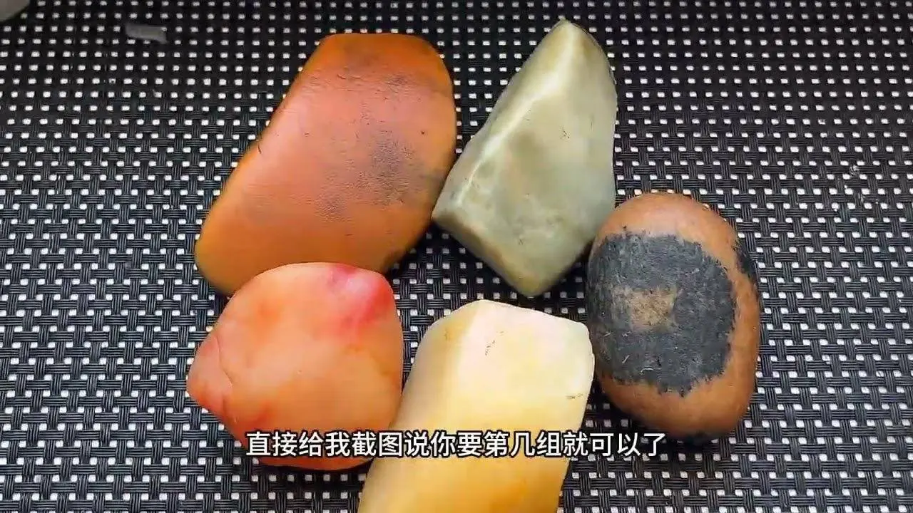 四組金絲玉手把件戈壁玉原石大禮包來了，喜歡的快來挑選吧