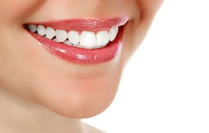 Navigating the Risks: Ensuring Safety in Teeth Whitening Procedures