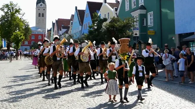 Erding秋节的传统游行 🎶📯🇩🇪 #Herbstfest Erding#wonderfulBavaria#城市印象#干净世界旅游达人赛 #旅