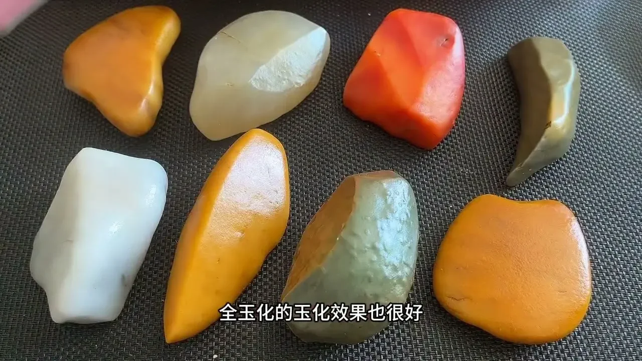 想要精品玉石手把件的朋友们快来挑选吧，颗颗完整饱满细腻精致