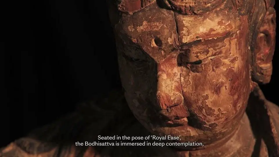 Art de la Chine: A Magnificent and Very Rare Large Wood Figure of The Bodhisattva Guanyin