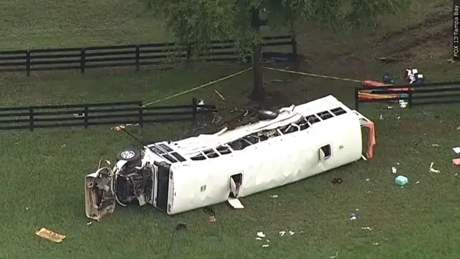 8 Dead, Over 40 Injured When Bus Carrying Farmworkers Overturns in Central Florida