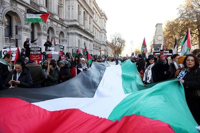 Tens of thousands join pro-Palestinian march in central London