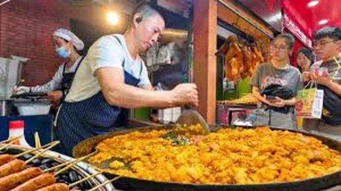 中國貴陽的美味街頭小吃市場：傳統美食與創意美食，充滿生機