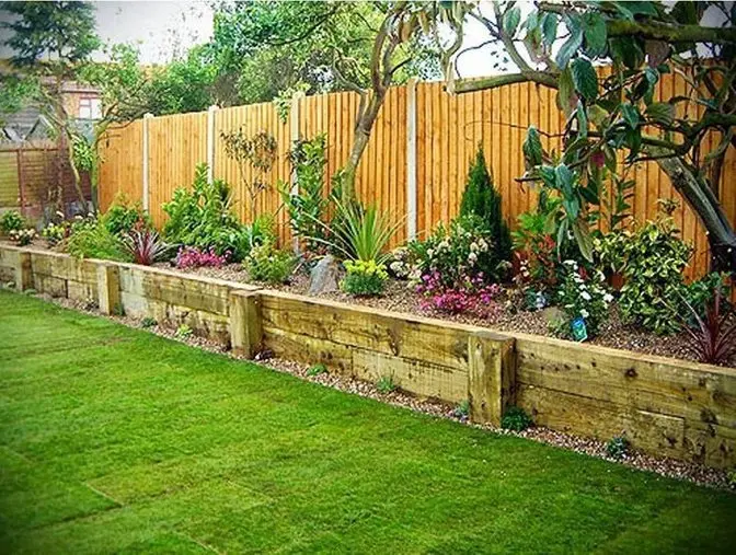 Choosing the Perfect Small Wood Garden Fence for Your Outdoor Space