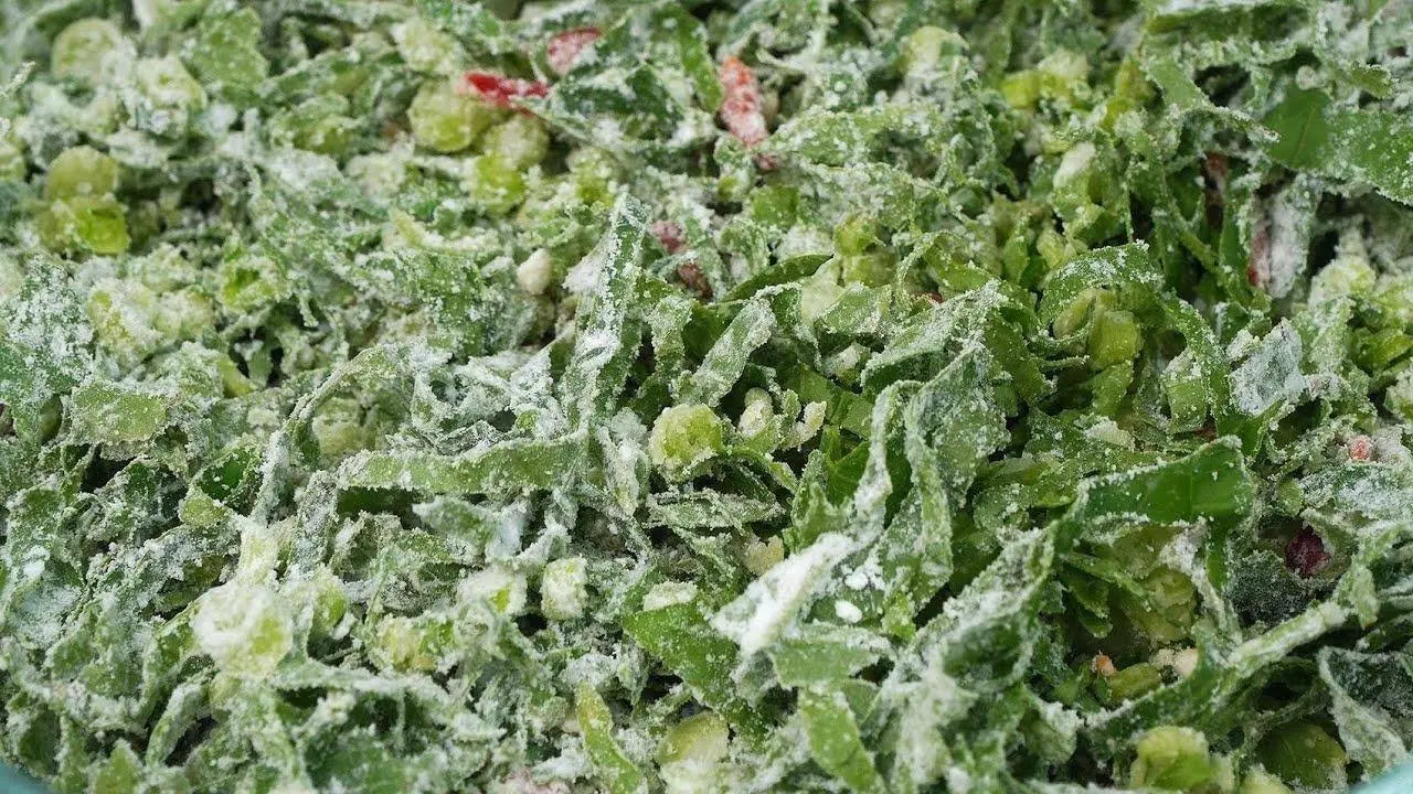 무청은 말리지 말고 아주 작게 썰어보세요!! 놀라운 맛! 모두가 깜짝 놀랍니다 .💯평생 써먹는 무청 요리 맛있게 만드는법.🥇 무청전 맛있게 만드는 방법