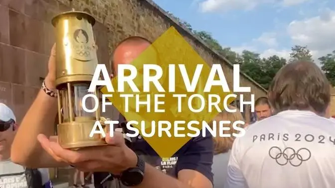 Arrival of the Olympic torch at Suresnes