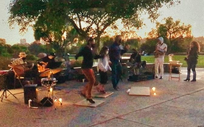 San Diego street music: Sunset concert at Bird Park. What a great sound!