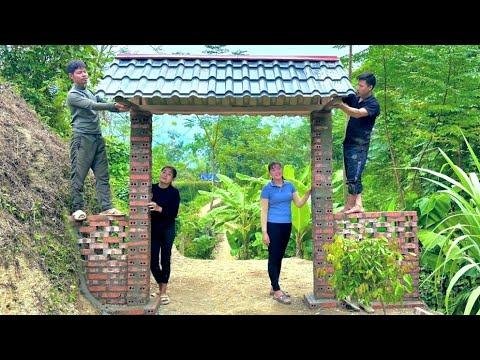 Make a super beautiful gate for the farm. The KONG family comes to help and gives a surprise gift