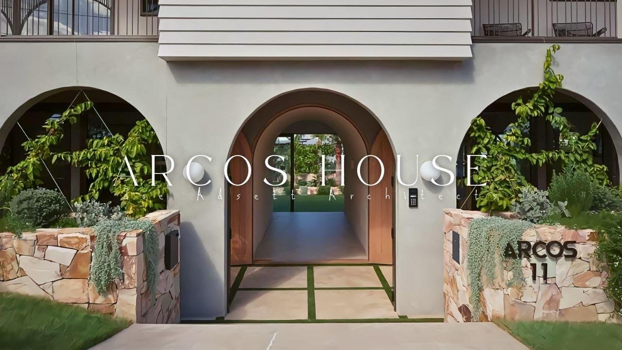 The house is a contemporary interpretation of a Mediterranean house with Moorish inspiration