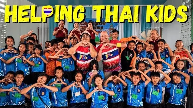 Cho Đi Tại Thái Lan 🇹🇭 | Dạy Trẻ Em, Bóng Đá & Thay Đổi Cuộc Sống