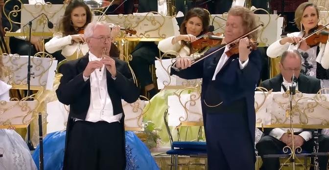 Scotland the Brave & Amazing Grace (André Rieu live in Bahrain) 