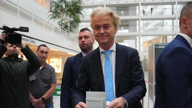 New Dutch parliament sworn in following right-wing firebrand Wilders' stunning electoral win