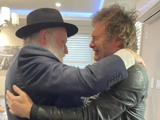 Argentina’s President-Elect Javier Milei Visits Lubavitcher Rebbe’s Grave Before U.S. Meetings