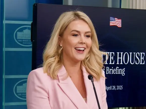 LIVE : White House Holds Press Briefing by Karoline Leavitt