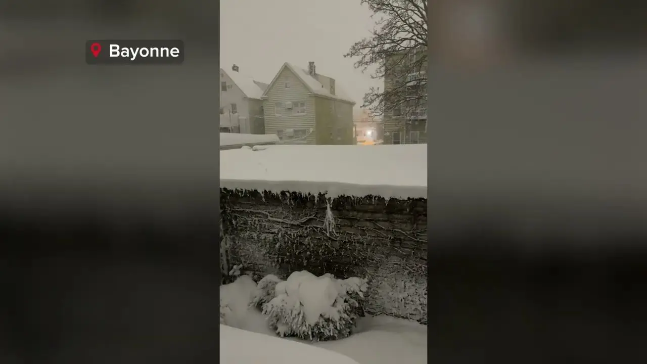 Blizzard dumps 2 ft of snow in parts of New Jersey