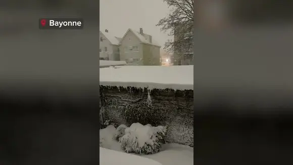 Blizzard dumps 2 ft of snow in parts of New Jersey