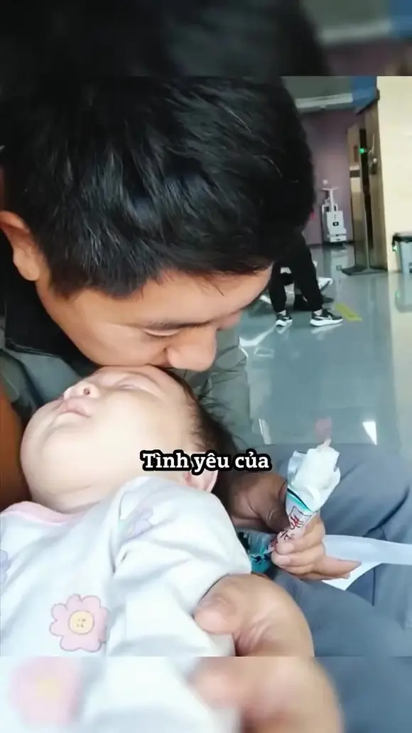 Khoảnh khắc ngọt ngào khiến tim tan chảy