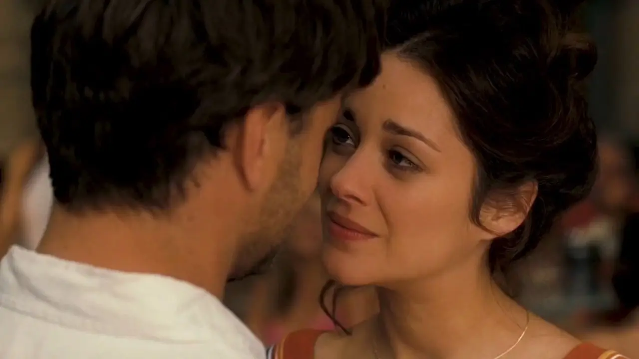 El arrogante presidente de la empresa se enamora de una joven del campo, demostrando con sus acciones: vivir bien, no solo existir.