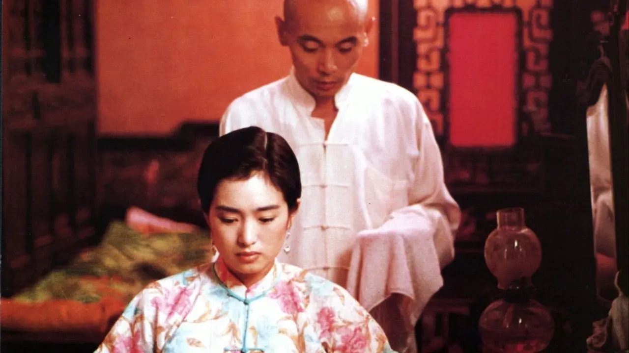 This is Zhang Yimou's finest film—when a nation took a small detour, an entire generation lost their lives in the process. "To Live."