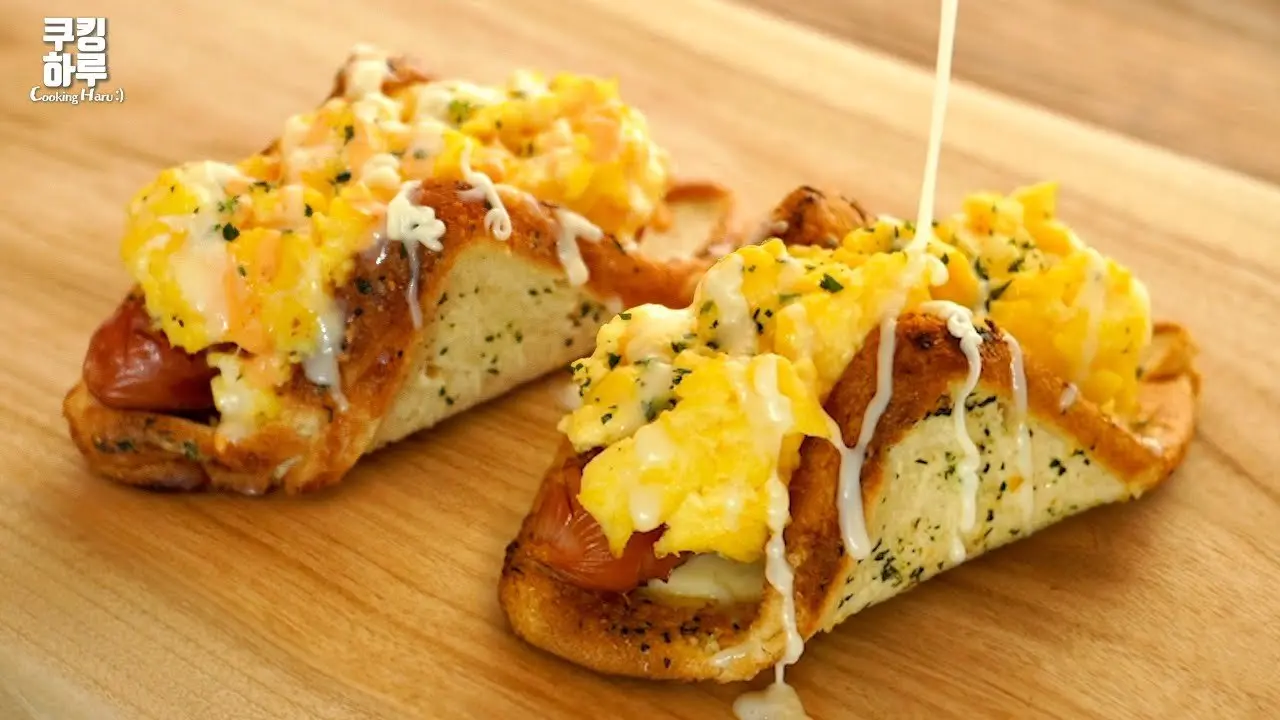 폭신폭신 계란!!에 바삭한 갈릭 토스트!! 소세지 에그 갈릭 토스트! 놓치지 마세요!