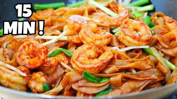 15-Min Shrimp Chow Fun – Tastes Better Than Takeout!